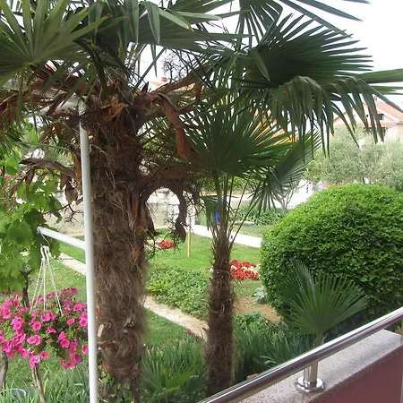 Апартаменты Karlo & Ema Биоград-на-Мору