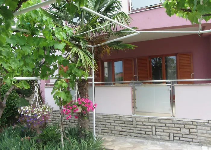 Апартаменты Karlo & Ema