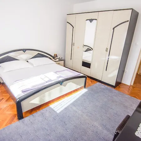 Apartament Karlo & Ema *