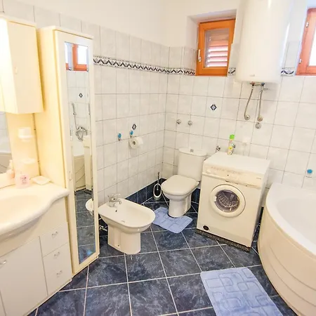 Karlo & Ema Apartment Biograd Na Moru