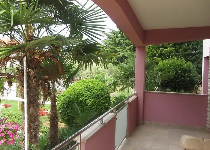 Apartman Karlo & Ema *