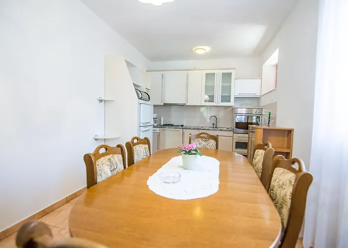 Apartman Karlo & Ema